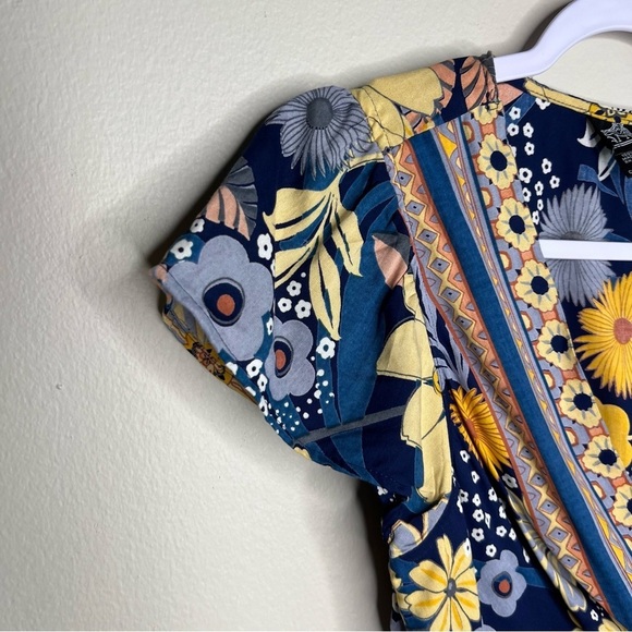 Angie Womens Size S Boho Floral Print Flutter Sleeve Surplice Neck Crop Top - Picture 3 of 8